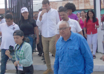 Carlos Prosperi en Sucre: “Asumo el compromiso que en un gobierno presidido por mí, construiré la autopista panamericana”