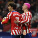 Griezmann prueba al líder