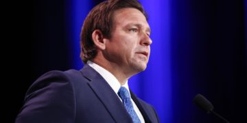 Veppex rechaza apoyo de Florida a demanda migratoria contra Biden para bloquear el ‘Parole’ humanitario