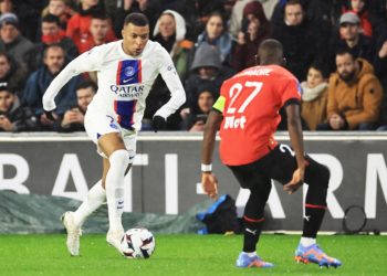 1-0. El PSG se estrella en Rennes y aviva la liga