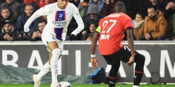 1-0. El PSG se estrella en Rennes y aviva la liga