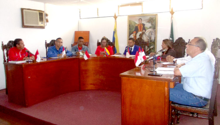 El Concejal independiente Oswaldo Puche preside de nuevo el Concejo de Rafael Rangel.