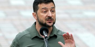 Zelenski reclama ahora misiles de largo alcance para hacer frente a los rusos