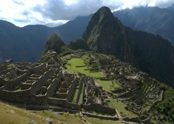 Cierran indefinidamente Machu Picchu por protestas antigubernamentales