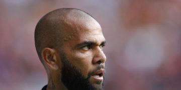 Alves ingresa en prisión por violar presuntamente a una mujer en Barcelona