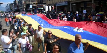 Táchira/ Bedel de la Gobernación: “con  mi sueldo compro una harina y dos huevos”