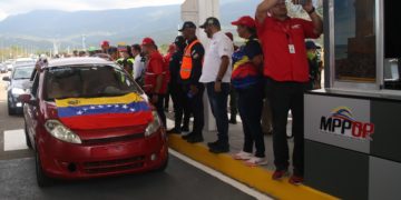 Frontera| Gobiernos de Venezuela y Colombia dan seis días para poner al día permisos vehiculares