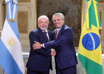 Fernández a Lula: «No vamos a dejar que ningún delirante ataque la democracia»
