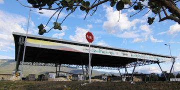 Comienza el paso de carga entre Colombia y Venezuela en un puente fronterizo