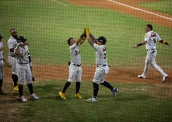 Leones del Caracas se prepara como líder para la nueva ronda del béisbol venezolano
