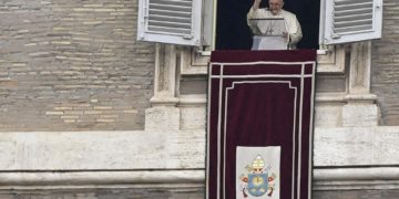 El papa pide el fin de la violencia en Perú y anima al diálogo