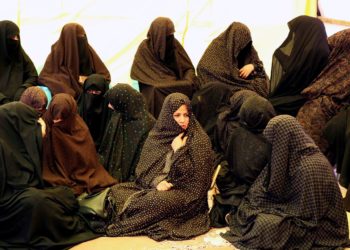 Los talibanes defienden la ley islámica sobre los derechos de la mujeres