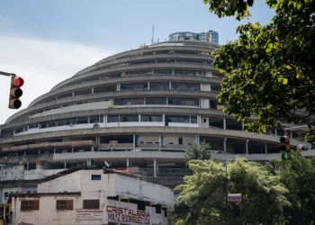 El exilio, una salida para los «presos políticos» de Venezuela