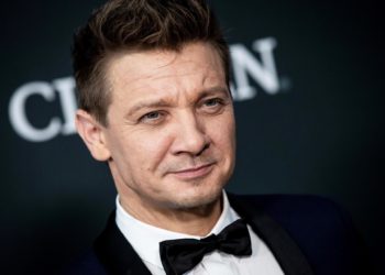 Jeremy Renner fue atropellado por el quitanieves para salvar a su sobrino