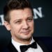 Jeremy Renner fue atropellado por el quitanieves para salvar a su sobrino