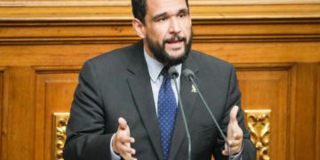 Oposición deja sin efecto embajadas paralelas en el extranjero