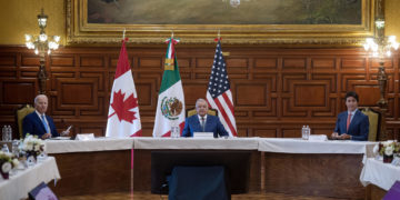 Biden agradece a México por acoger migrantes que no cumplen políticas de EEUU