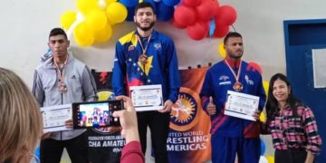 Luis Avendaño no tuvo rivales en Campeonato Nacional de Lucha 