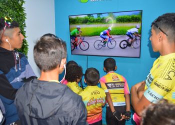 Bancamiga realiza clínica deportiva a semillero de ciclismo