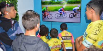 Bancamiga realiza clínica deportiva a semillero de ciclismo
