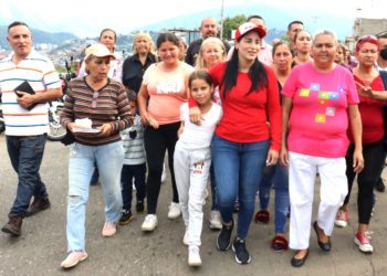 Alcaldesa Angie Quintana abordó La Montañita con jornada integral
