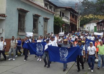 Ulandinos marcharon en Trujillo contra los sueldos indignos