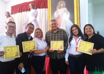 Cámara Municipal de Pampán otorgó reconocimientos a docentes con vocación de servicio