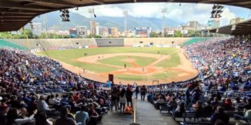 Retumba la samba guairista en el estadio Universitario de Caracas