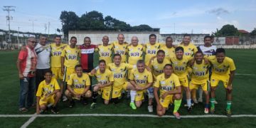 Club Bolívar derrotó a Fundel en la tradicional caimanera del primero de enero