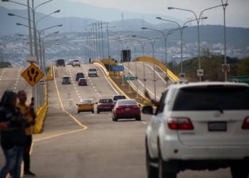Frontera/ Taxistas y transportistas venezolanos deben  sacar permisos colombianos para cruzar a Cúcuta