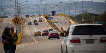 Frontera/ Taxistas y transportistas venezolanos deben  sacar permisos colombianos para cruzar a Cúcuta