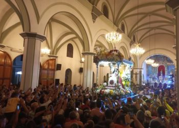 Feligreses colmaron de fe y agradecimiento la bajada de la Divina Pastora