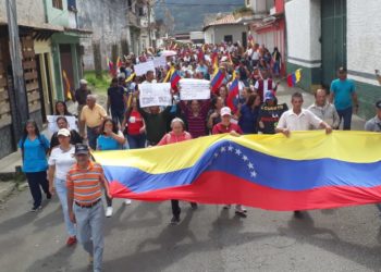 Trabajadores del sector educación y salud del municipio Andrés Bello se sumaron a la jornada nacional para exigir sueldos dignos