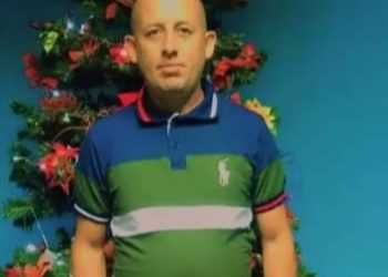 Buscan a hombre por intentar asesinar a su pareja a puñaladas
