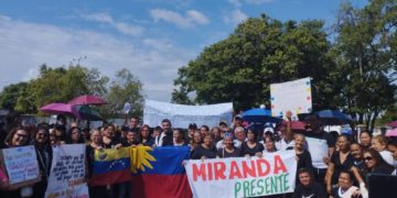 Educadores mirandinos siguen en pie de lucha