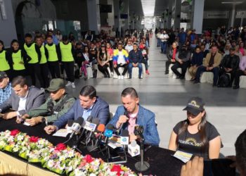 Alcalde de Mérida presenta el programa de actividades de la LII Feria del Sol