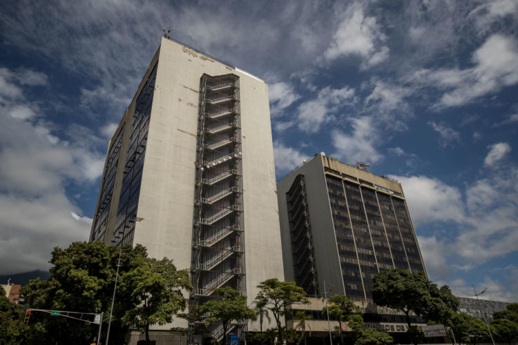 Fotografía del edificio de Petróleos de Venezuela (PDVSA) hoy, en Caracas (Venezuela). EFE/Miguel Gutiérrez