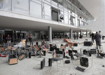 Brasilia amenace bajo control pero con rastros de destrucción tras ataques
