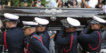 Pelé es enterrado en una ceremonia reservada a familiares y amigos