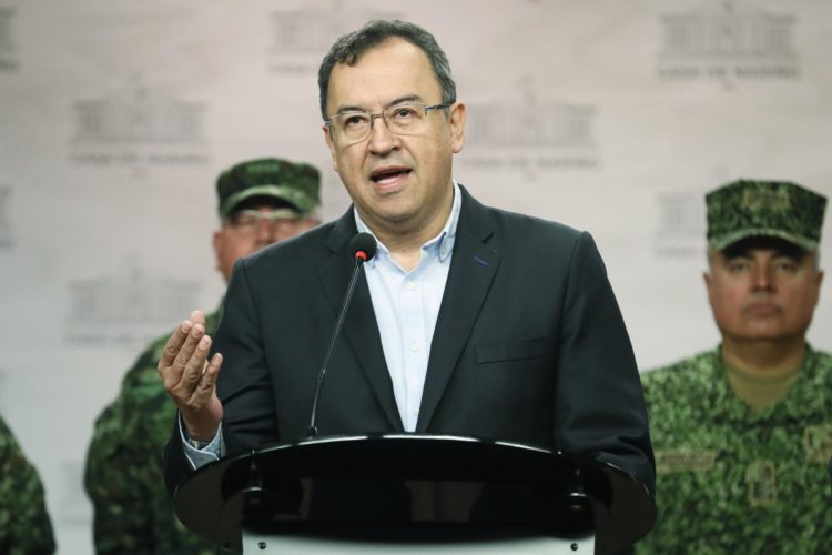 El ministro del Interior de Colombia, Alfonso Prada habla hoy, durante una rueda de prensa en Bogotá (Colombia). EFE/Carlos Ortega