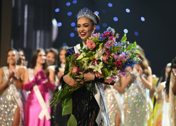 Miss Estados Unidos es coronada reina de la belleza universal