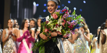 Miss Estados Unidos es coronada reina de la belleza universal