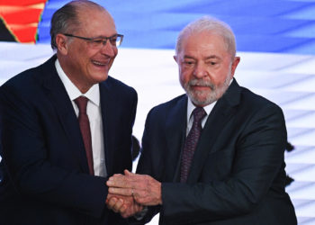 El Gobierno de Lula convoca al sector privado para dinamizar a la industria