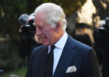 Carlos III cede al Estado parte de los ingresos que le corresponderían