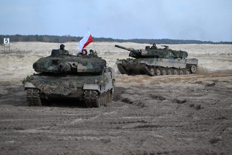 Imagen de archivo de tanques polacos Leopard 2. EFE/EPA/Darek Delmanowicz.