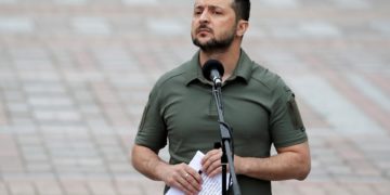 Zelenski: La situación del frente en el Donetsk es «extremadamente grave»