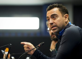 Xavi avanza que Araujo será titular: «Está al cien por cien»
