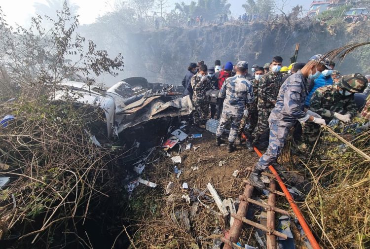 Lugar del centro de Nepal en el que se ha estrellado un avion de Yeti Airlines con más de setenta pasajeros y al menos una veintena de muertos  EFE/EPA/BIJAYA NEUPANE