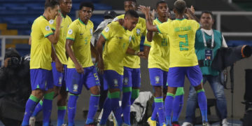 Una golpeada Argentina busca ganar el clásico ante Brasil en el Sudamericano