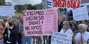 Táchira/ Jubilados y pensionados del Seniat  protestaron exigiendo aumento salarial